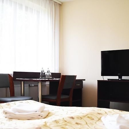 Parkhotel Economic Wielka Wies  Экстерьер фото