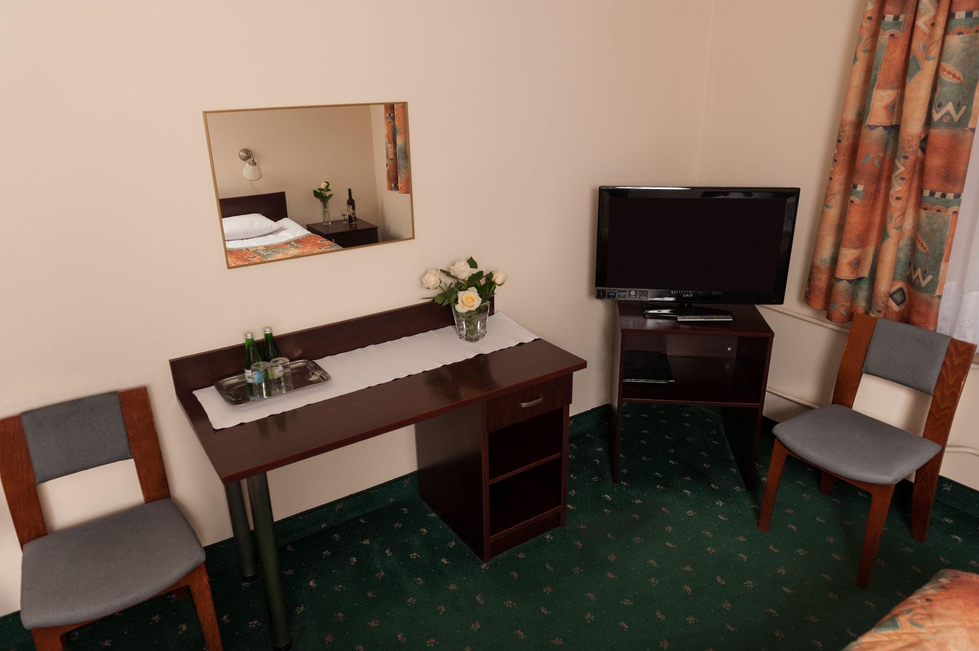 Parkhotel Economic Wielka Wies  Экстерьер фото