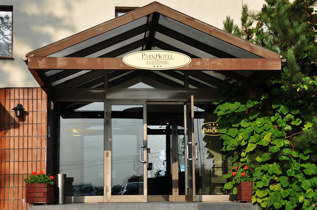 Parkhotel Economic Wielka Wies  Экстерьер фото