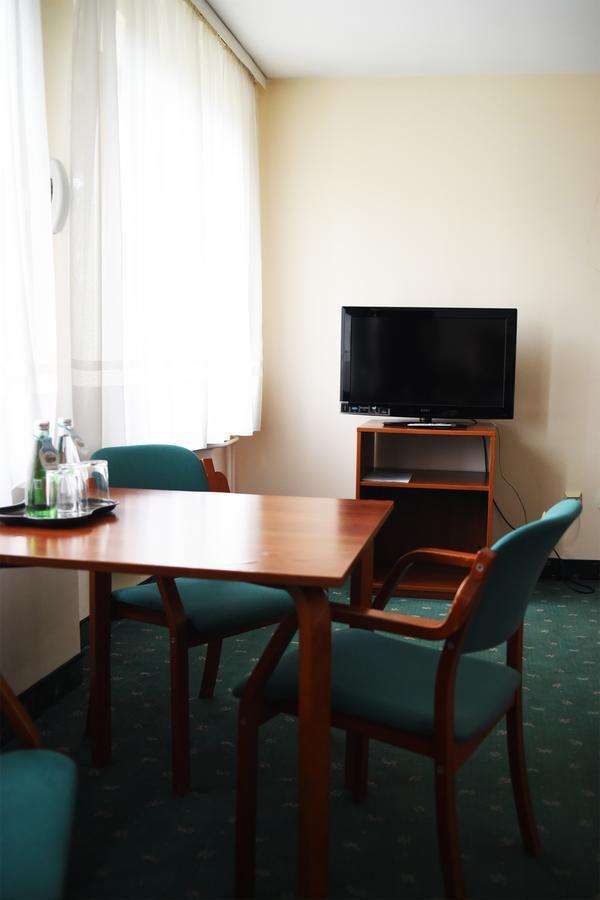Parkhotel Economic Wielka Wies  Экстерьер фото