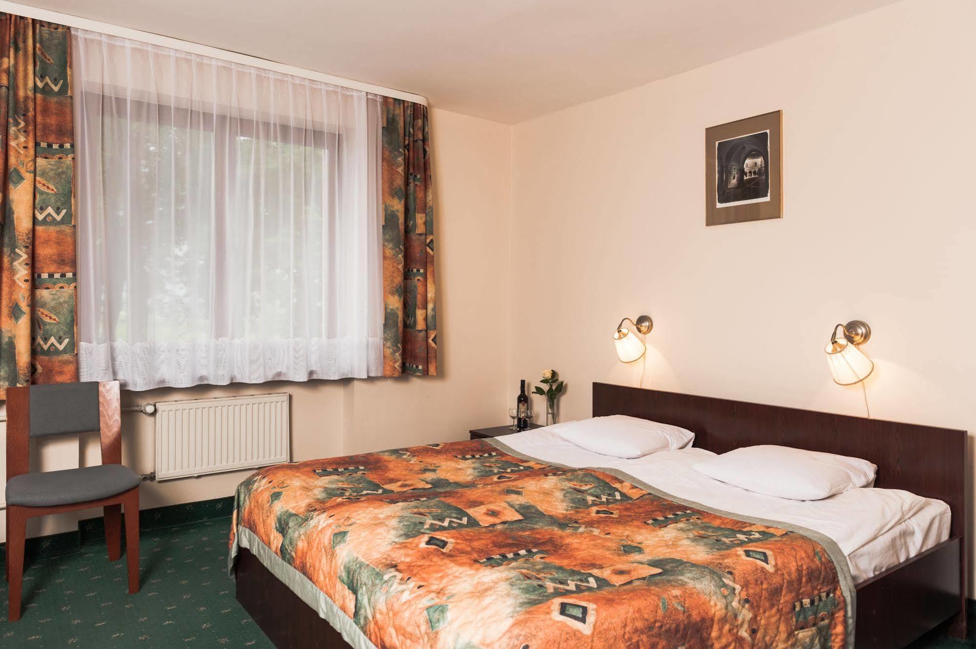 Parkhotel Economic Wielka Wies  Экстерьер фото